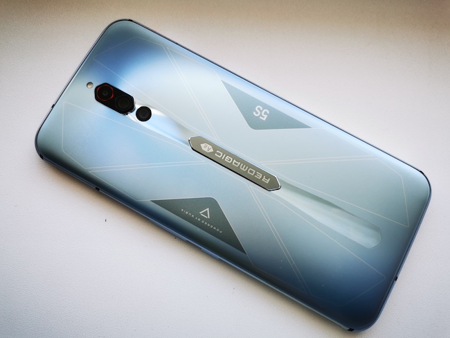 Игровой смартфон Nubia Red Magic 5S.